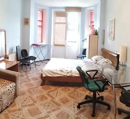 Room In Apartment Kirova 1 Μινσκ Εξωτερικό φωτογραφία